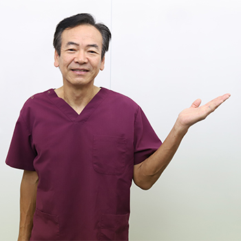 スタッフの顔写真